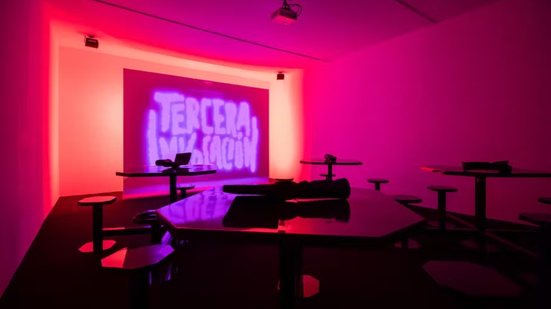 A escolha de Santos para a Bienal reflete sua vocação histórica como maior porto da América Latina e espaço de encontros - Foto: Natt Fejfar/ Fundação Bienal de São Paulo