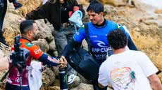 Medina supera Italo Ferreira e garante vaga nas quartas de final - Foto: Cait Miers / WSL