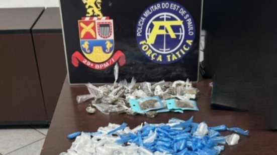 Durante operação em Guapurá, PM prendeu dois homens e apreendeu drogas em Itanhaém, reforçando combate ao tráfico na região - Foto: Divulgação/ 29° BPMI