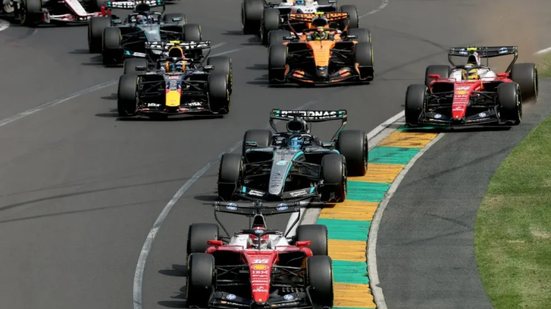 FIA marca reuniões para discutir ajustes nos carros de F1 após reclamações de pilotos - Foto: MARTIN KEEP / AFP