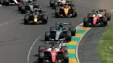 FIA marca reuniões para discutir ajustes nos carros de F1 após reclamações de pilotos - Foto: MARTIN KEEP / AFP