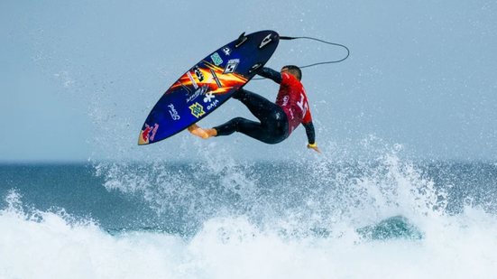 Italo Ferreira expressa frustração nas redes sociais após ser eliminado por Gabriel Medina - Imagem: Divulgação / WSL