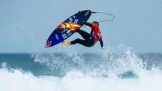 Italo Ferreira expressa frustração nas redes sociais após ser eliminado por Gabriel Medina - Imagem: Divulgação / WSL