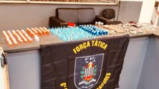 Operação da Força Tática resulta na prisão de homem que tentou disfarçar sua atividade criminosa no Morro do Jabaquara - Foto: Divulgação/ 6° BPMI