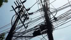 Nova regra exige autorização prévia da Secretaria de Obras para qualquer instalação aérea - Imagem: Freepick