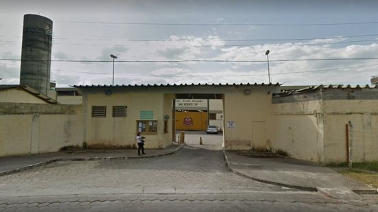 A OAB de São Vicente orienta advogados a usarem máscaras após morte de detento por meningite bacteriana, visando segurança no atendimento - Foto: Reprodução/ Google Street View