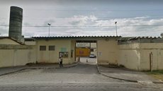 A OAB de São Vicente orienta advogados a usarem máscaras após morte de detento por meningite bacteriana, visando segurança no atendimento - Foto: Reprodução/ Google Street View
