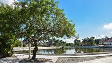 A revitalização inclui quadra de basquete, academia ao ar livre e playground, focando no bem-estar da comunidade local - Foto: Divulgação/ Prefeitura de São Vicente