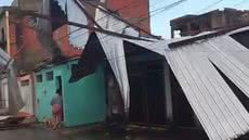 Intensas chuvas e ventos fortes causam estragos em bairros de Praia Grande, com feridos e danos materiais significativos - Foto: Reprodução