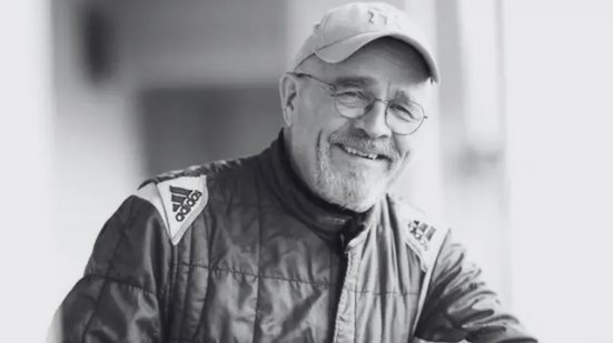 Engavetamento envolvendo sete carros resultou na morte do piloto Juha Miettinen durante a classificação para as 24 Horas de Nürburgring - Imagem: Reprodução