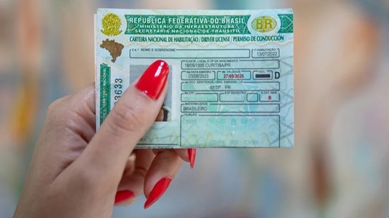 Nova medida do Detran-SP facilita a vida de motoristas com histórico limpo, oferecendo renovação automática da CNH - Foto: Reprodução/ Governo do PR