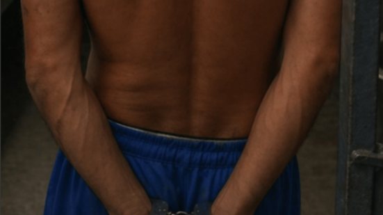 O homem foi encaminhado à Justiça e responderá por tráfico de drogas e associação para o tráfico após a operação policial - Foto: Divulgação/ 29° BPMI