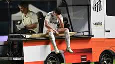 Gustavo Henrique, destaque do Santos, é substituído após sentir dores no adutor esquerdo - Foto: Jota Erre/AGIF