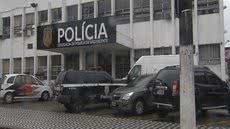 Promotor detalha que crime ocorreu enquanto vítimas dormiam, dificultando defesa e resultando em tentativa de homicídio qualificado - Foto: Reprodução