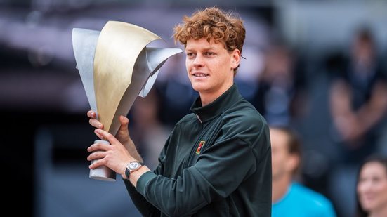 Sinner se junta a Nadal e Djokovic como um dos poucos a ultrapassar 14 mil pontos no ranking da ATP - Foto: Luciano Lima
