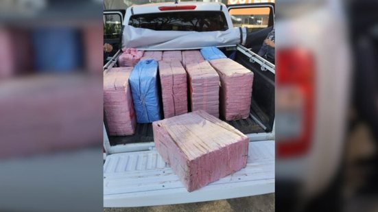 Apreensão de 482,2 kg de drogas revela esquema de tráfico internacional em São Paulo, com motorista preso em flagrante - Foto: Divulgação/ Pmesp