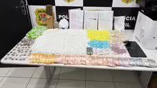 Durante a operação, foram apreendidos celulares e materiais para embalar drogas, além de anotações de contabilidade - Foto: Polícia Civil