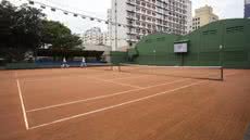 Público pode conferir de graça jogos de simples e duplas no saibro santista - Imagem: Tênis Clube Santos