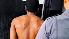 O homem foi levado ao Distrito Policial e permanece preso, aguardando audiência de custódia após a prisão em flagrante - Foto: Divulgação/ 29° BPMI