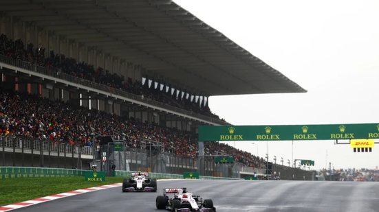 Federação estuda colocar prova extra ou realizar rodada quádrupla inédita para manter o número de corridas do campeonato - Foto: Bryn Lennon / Getty Images