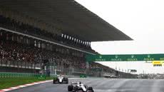 Federação estuda colocar prova extra ou realizar rodada quádrupla inédita para manter o número de corridas do campeonato - Foto: Bryn Lennon / Getty Images