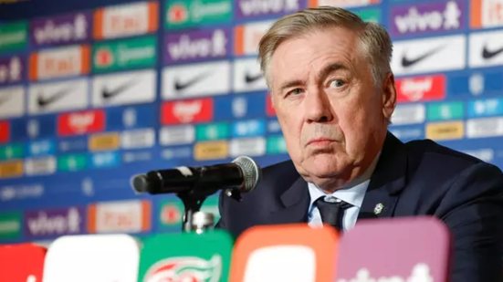 O técnico Carlo Ancelotti envia lista de 55 jogadores à FIFA - Foto: Esporte News