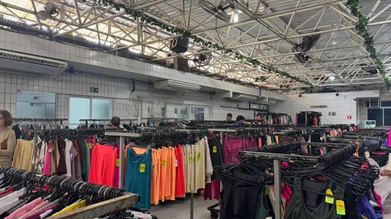 Com mais de 15 mil peças e descontos de até 80%, o Outlet Solidário é a oportunidade perfeita para renovar seu guarda-roupa - Foto: Divulgação