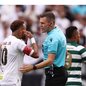 Desentendimento entre comissão técnica e árbitros gera caos no segundo tempo da partida do Campeonato Brasileiro - Foto: Reuters