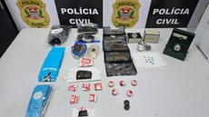 O apartamento funcionava como base para o tráfico, com porções de maconha de alto valor e equipamentos para a comercialização - Foto: Divulgação/ Polícia Civil