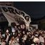 Durante a votação, a torcida santista protestou na frente da Vila Belmiro - Foto: Matheus Meza