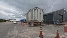 O Porto de São Sebastião conclui a movimentação de um transformador de 845 toneladas, uma das maiores operações logísticas do Brasil - Foto: Reprodução