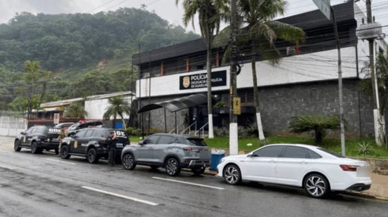 A prisão ocorreu após rastreamento financeiro; eletrônicos de última geração foram apreendidos na operação - Imagem: Reprodução