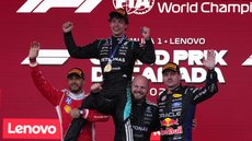 Pódio foi composto por Antonelli, Hamilton e Verstappen - Foto: Reuters