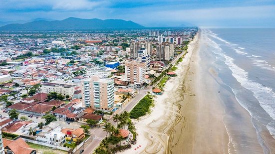 Ofensiva incluiu patrulhamento preventivo e cumprimento de mandados em diversos bairros de Itanhaém - Foto: Reprodução