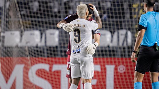 Após um primeiro tempo dominante, Santos amplia a vantagem no segundo tempo e mantém o controle do jogo - Foto: Raul Baretta/ Santos FC