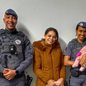 Uma mãe enfrentou um momento de pânico ao ver seu bebê engasgado, mas a agilidade da Polícia Militar fez toda a diferença na emergência - Foto: Divulgação/ 6° BPMI