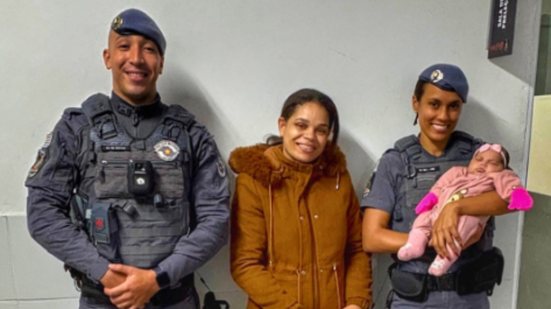 Uma mãe enfrentou um momento de pânico ao ver seu bebê engasgado, mas a agilidade da Polícia Militar fez toda a diferença na emergência - Foto: Divulgação/ 6° BPMI