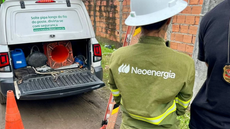 O desvio de eletricidade em Bertioga poderia abastecer 5.350 residências por um mês, segundo a Neoenergia Elektro - Foto: Neoenergia Elektro  /Divulgação