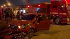 Motociclista é socorrido pelo Samu após forte colisão na Área Continental - Imagem: Reprodução