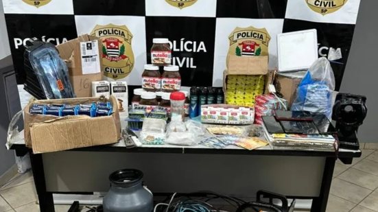 Com a apreensão de 1,350 kg de cocaína e 600 gramas de crack, a operação desarticulou uma rede de tráfico na rodovia - Foto: Divulgação/ Polícia Civil