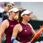Com parciais de 6/4 e 7/5, a dupla supera Siegemund e Zvonareva, alcançando a melhor fase de Stefani em Grand Slams - Foto: Robert Prange/Getty Images