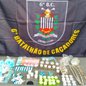 Criminoso foi levado ao 2º DP de Santos, onde teve prisão ratificada por tráfico de drogas e permanece à disposição da Justiça - Foto: Divulgação/ 6° BPMI