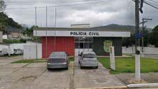 Abordagem policial ocorreu na manhã de domingo (7); envolvido foi transferido para a carceragem e segue à disposição do Poder Judiciário - Foto: Reprodução/ Google Street View