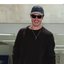 Shawn Mendes atende fãs em aeroporto após pousar no Rio de Janeiro - Imagem: Reprodução