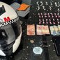 Durante a operação, foram encontradas porções de cocaína, maconha e crack, além de dinheiro e um celular utilizado para o tráfico - Foto: Divulgação/ 6° BPMI