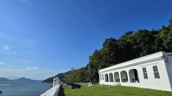 O Museu da Fortaleza de Santo Amaro é um dos principais pontos turísticos históricos da Baixada Santista, atraindo milhares de visitantes - Foto: Divulgação/ Prefeitura de Guarujá