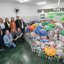 Alunos e professores de Praia Grande arrecadam tampinhas e lacres para cadeiras de rodas, promovendo solidariedade e sustentabilidade - Foto: Divulgação/ Prefeitura de Praia Grande