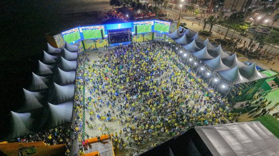 Milhares de torcedores se reúnem na Arena Torcida PG+ para assistir à estreia da Seleção Brasileira na Copa do Mundo de 2026 - Foto: Divulgação/ Prefeitura de Praia Grande
