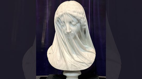 The Veiled Virgin , Giovanni Strazza, c. 1850. Mármore de Carrara