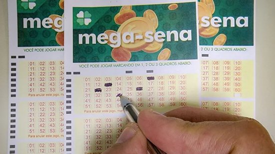 Com prêmio acumulado em R$ 42 milhões, Mega\u002DSena prêmio fica para o sabado (20)